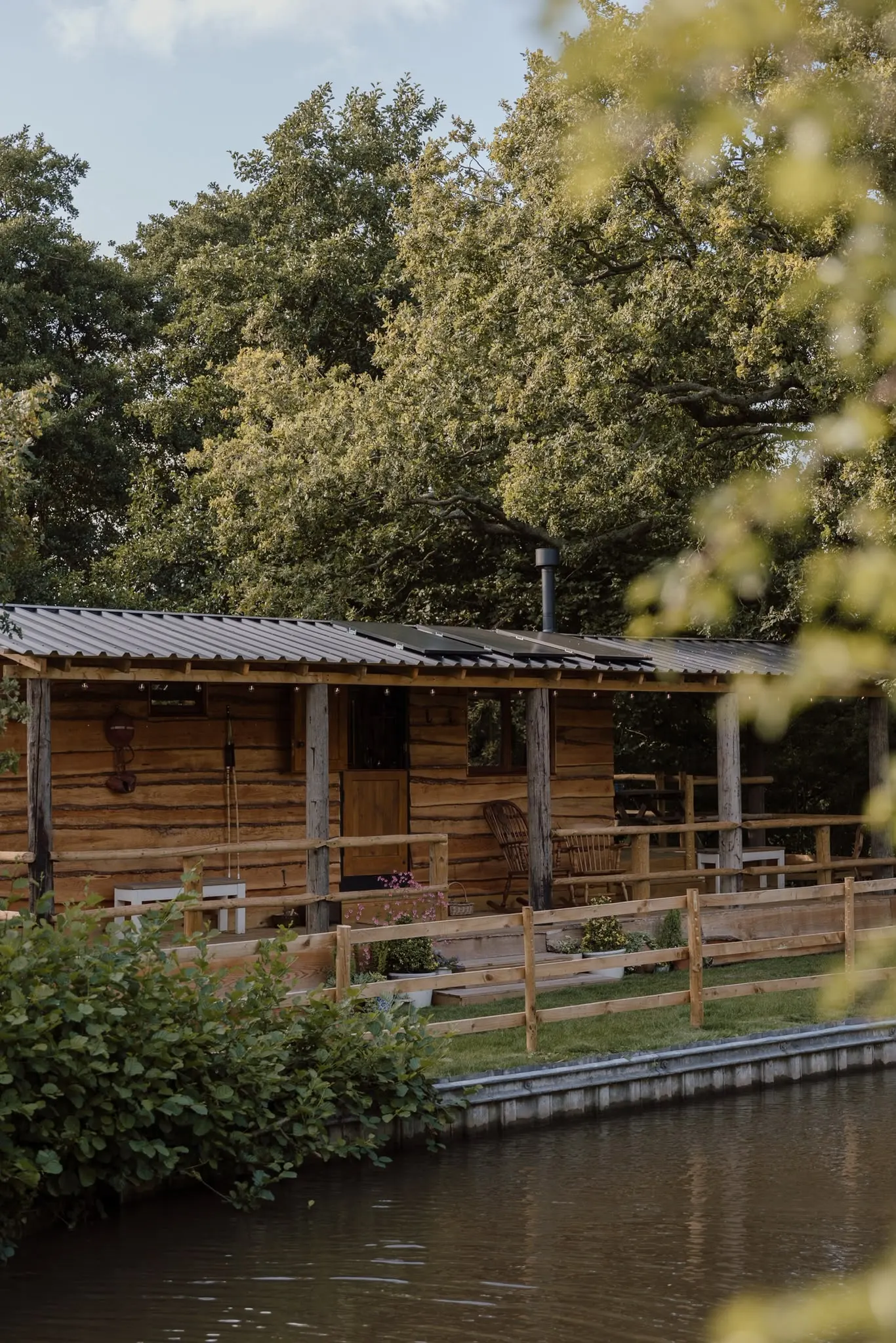 Canal Bridge Cabin — photo 1